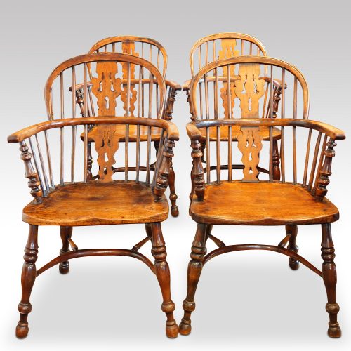 Set of 4 Yew wood Windsor chairs,1