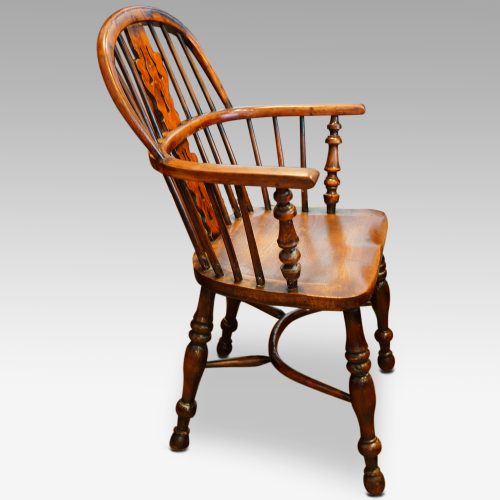 Set of 4 Yew wood Windsor chairs,8