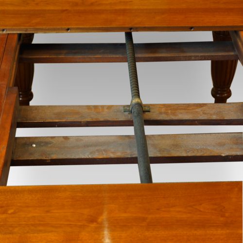 Edwardian walnut extending dining table mechanism