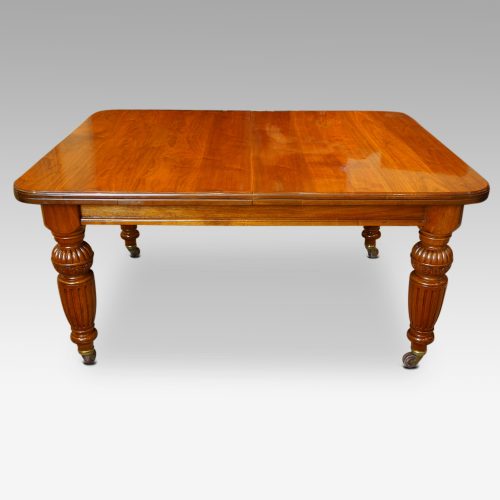 Edwardian walnut extending dining table without leaves