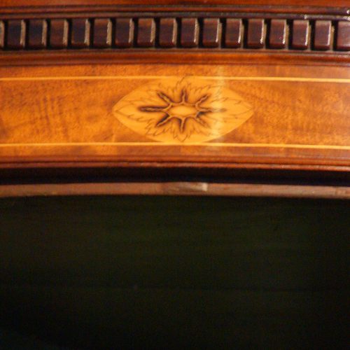 Georgian bow front mahogany hanging corner cabinet inlay to top