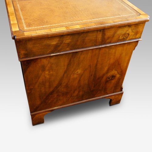 Georgian style walnut pedestal desk side