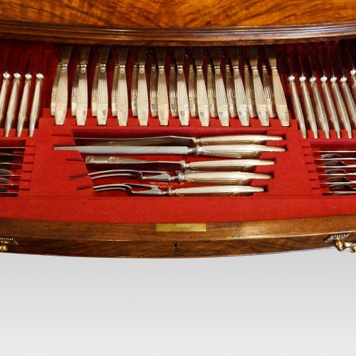 Walnut 12 sitting canteen of cutlery in fitted drawer