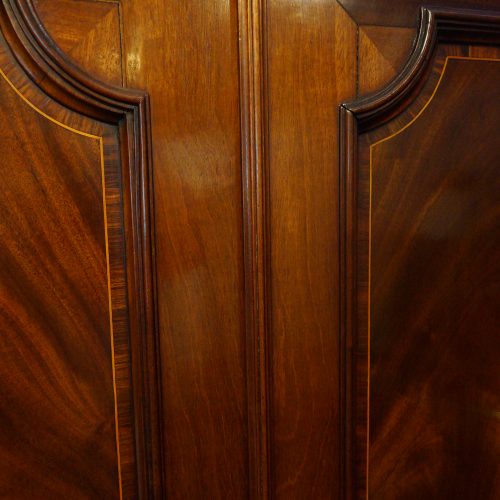 George III mahogany linen press dividing bar