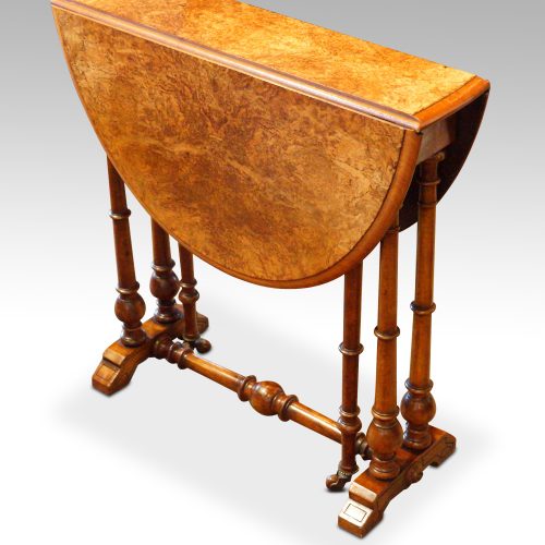 Victorian walnut small Sutherland table side