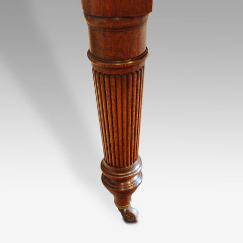 Victorian oak extending dining table leg