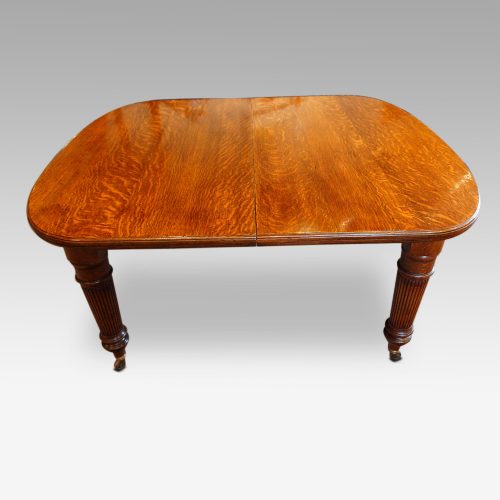 Victorian oak extending dining table no leaves