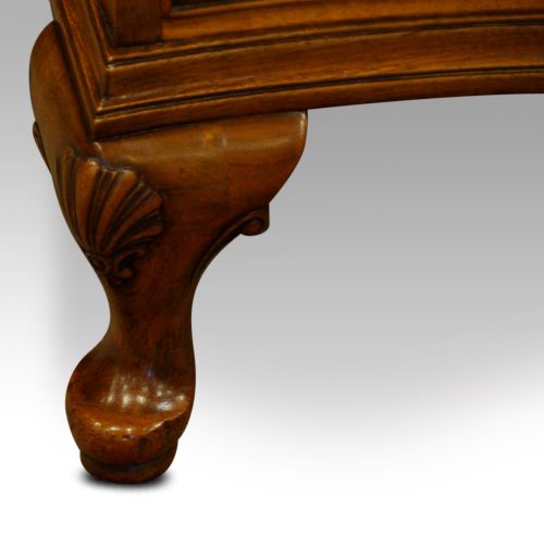 Maple & co walnut serpentine chest of drawers leg