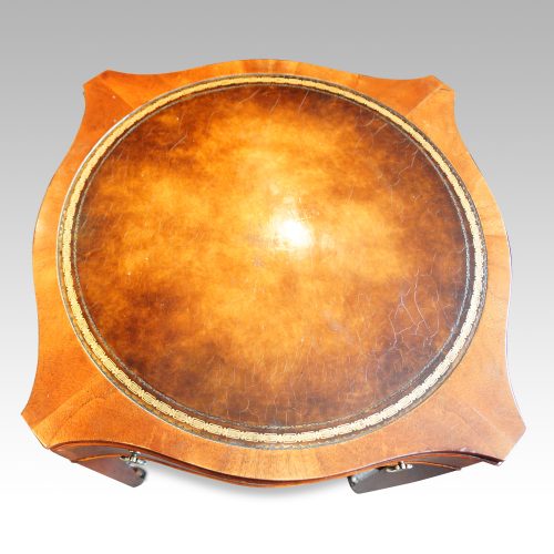 Pair inlaid mahogany end tables top