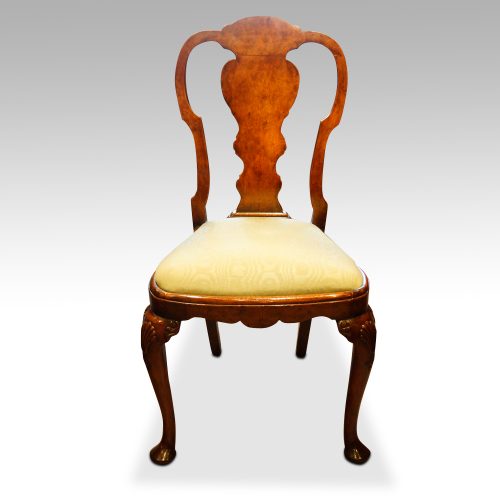 Set of 8 Edwardian walnut Queen Anne style dining chairs, side chair