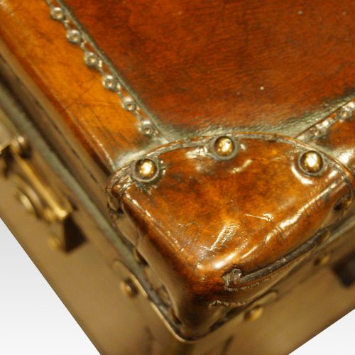 Leather trunk coffee table top corner