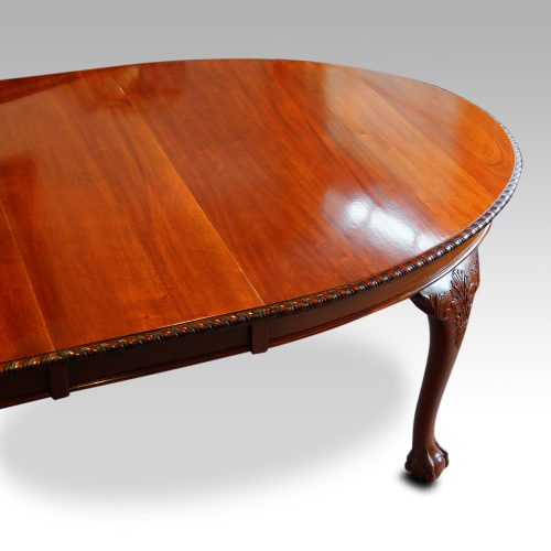 Maple & co mahogany extending dining table top end