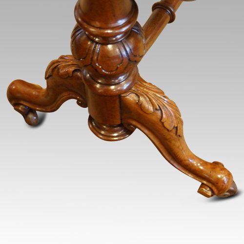 Victorian inlaid walnut Sutherland table detail
