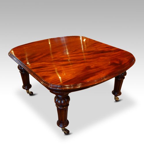 Victorian mahogany 10+ seat dining table closed