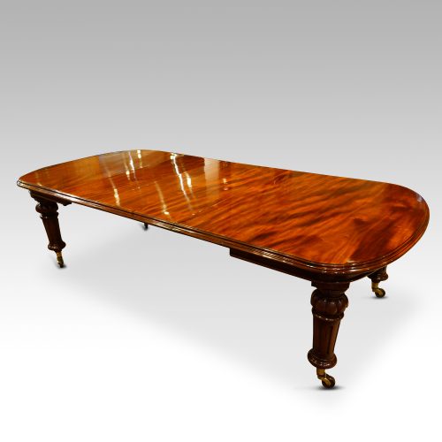 Victorian mahogany 10+ seat dining table side view