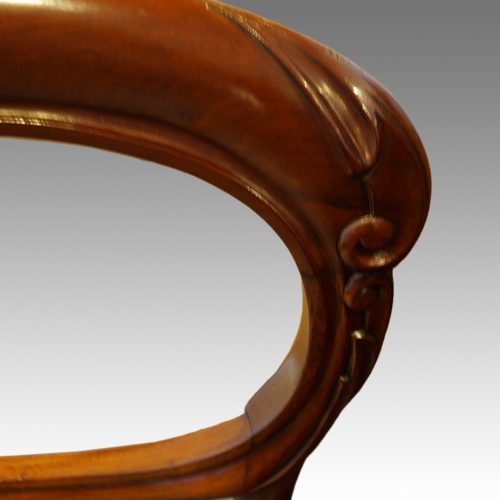 Set of 6 Victorian mahogany balloonback dining chairs carving detail