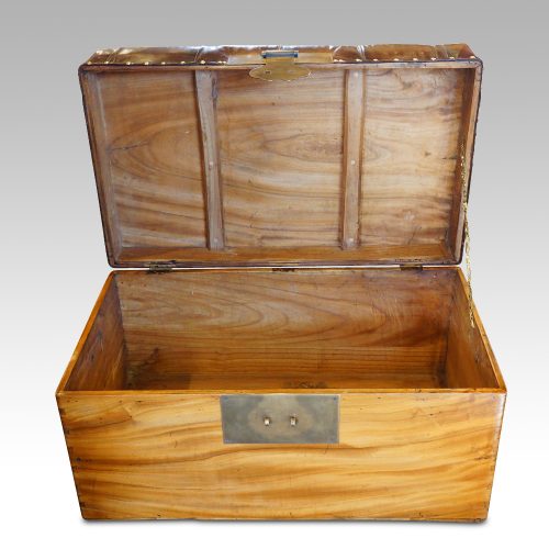 Camphorwood ottoman open