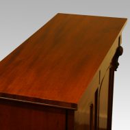 Early Victorian mahogany sidecabinet chiffonier top