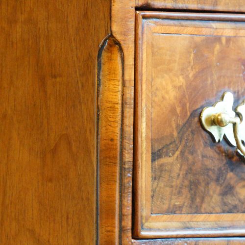 Georgian style walnut chest on chest detail 2