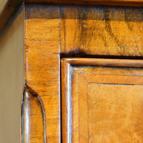 Georgian style walnut chest on chest drawer