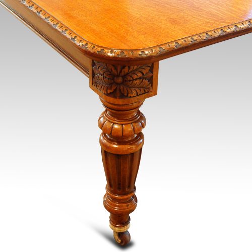 Victorian oak extending dining table leg