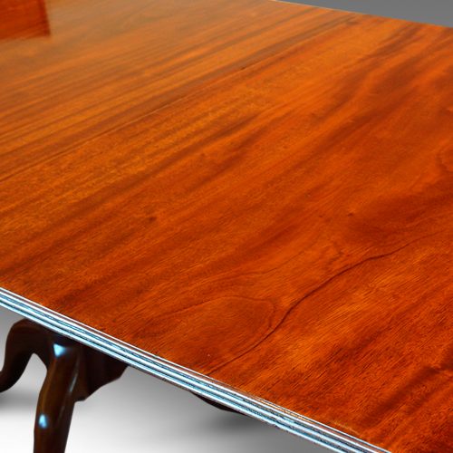Georgian style mahogany twin pillar dining table detail top