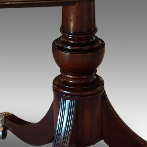 Mahogany Regency style pedestal dining table column