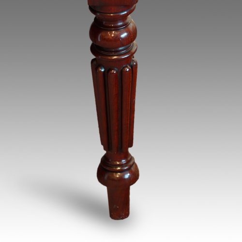 Set of 6 William IV mahogany dining chairs front leg
