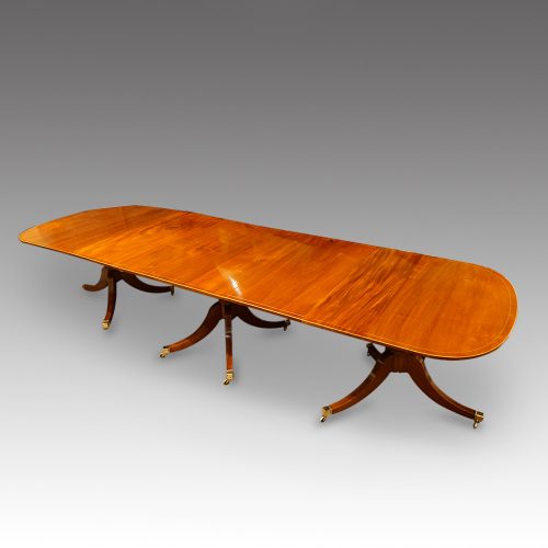 Georgian style mahogany 3 pillar dining table with leaves