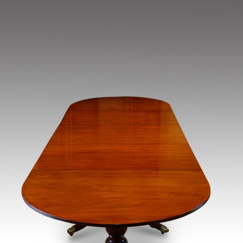 Antique mahogany 3 pillar dining table from end