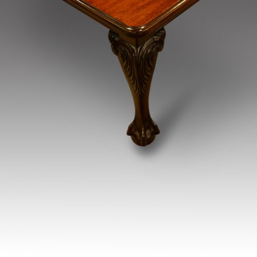 Edwardian mahogany 2 leaf extending dining table corner leg