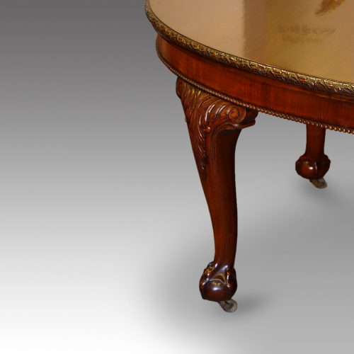 Edwardian mahogany 3 leaf extending dining table leg