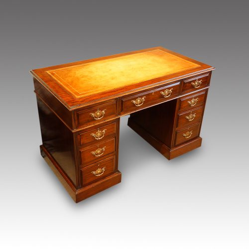 Edwardian mahogany pedestal desk
