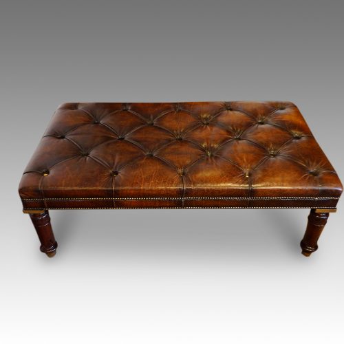Leather banquet stool top