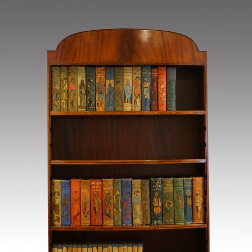 George V bowfronted mahogany bookcase top