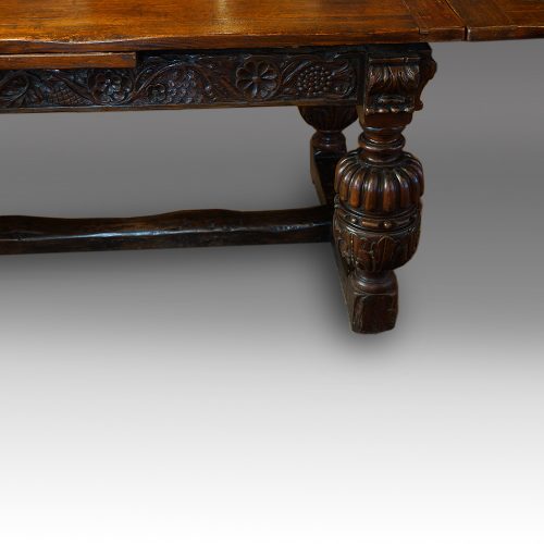 Antique oak large drawleaf dining table bulbous leg