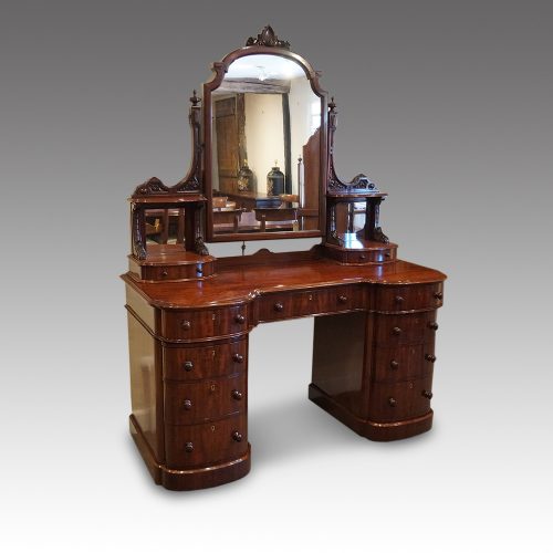 Victorian mahogany dressing table