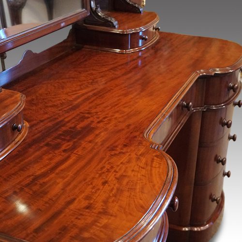 Victorian mahogany dressing table grain
