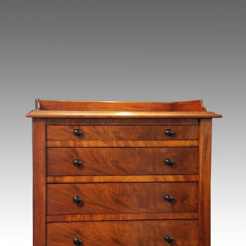 Victorian mahogany Wellington chest drawer detail