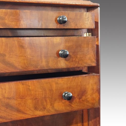 Victorian mahogany Wellington chest knob handles