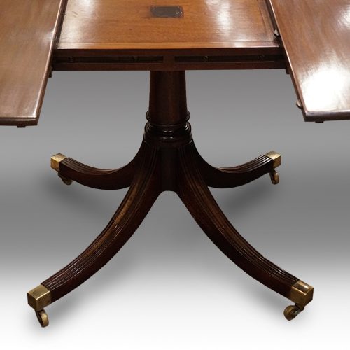 Oval mahogany extending dining table base