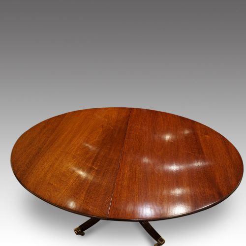Oval mahogany extending dining table top without leaf