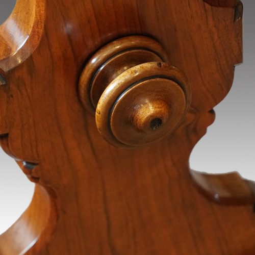 Victorian walnut small library table end knop