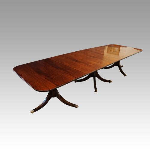 Regency style mahogany 3 pillar dining table