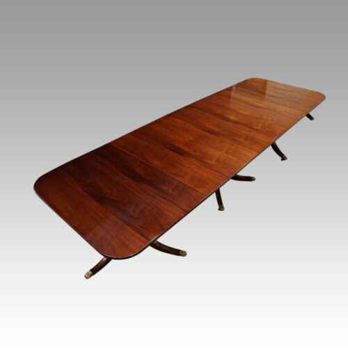 Regency style mahogany 3 pillar dining table top