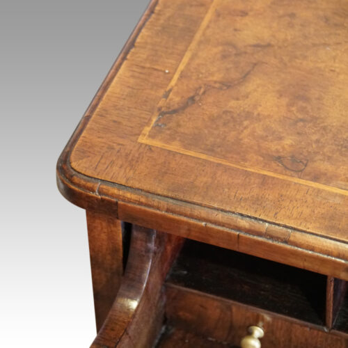 George III walnut knee hole corner