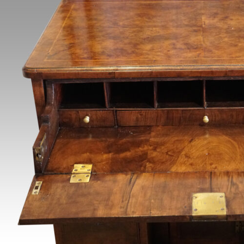 George III walnut knee hole interior