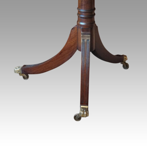 Edwardian mahogany 3 pillar dining table end pedestal