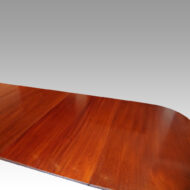 Edwardian mahogany 3 pillar dining table top surface