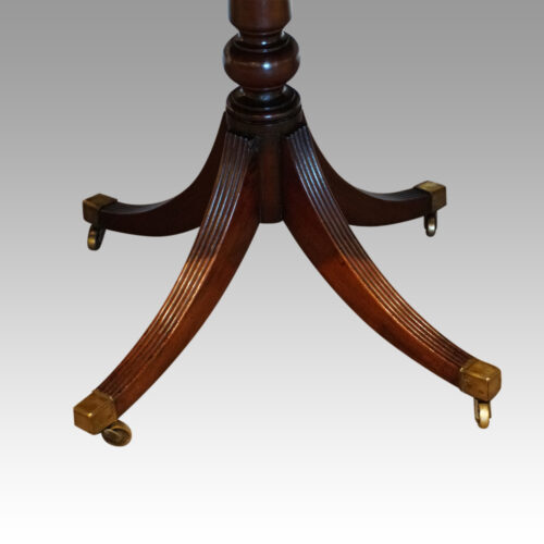 George V mahogany 3 pillar dining table central column